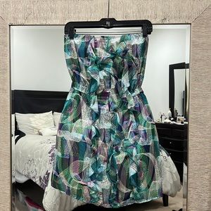 Perfect for a summer night out! Strapless multicolor mini dress.